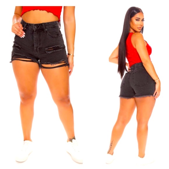 Fashion Nova Pants - Fashion Nova good days ripped jean short sz 7/Med